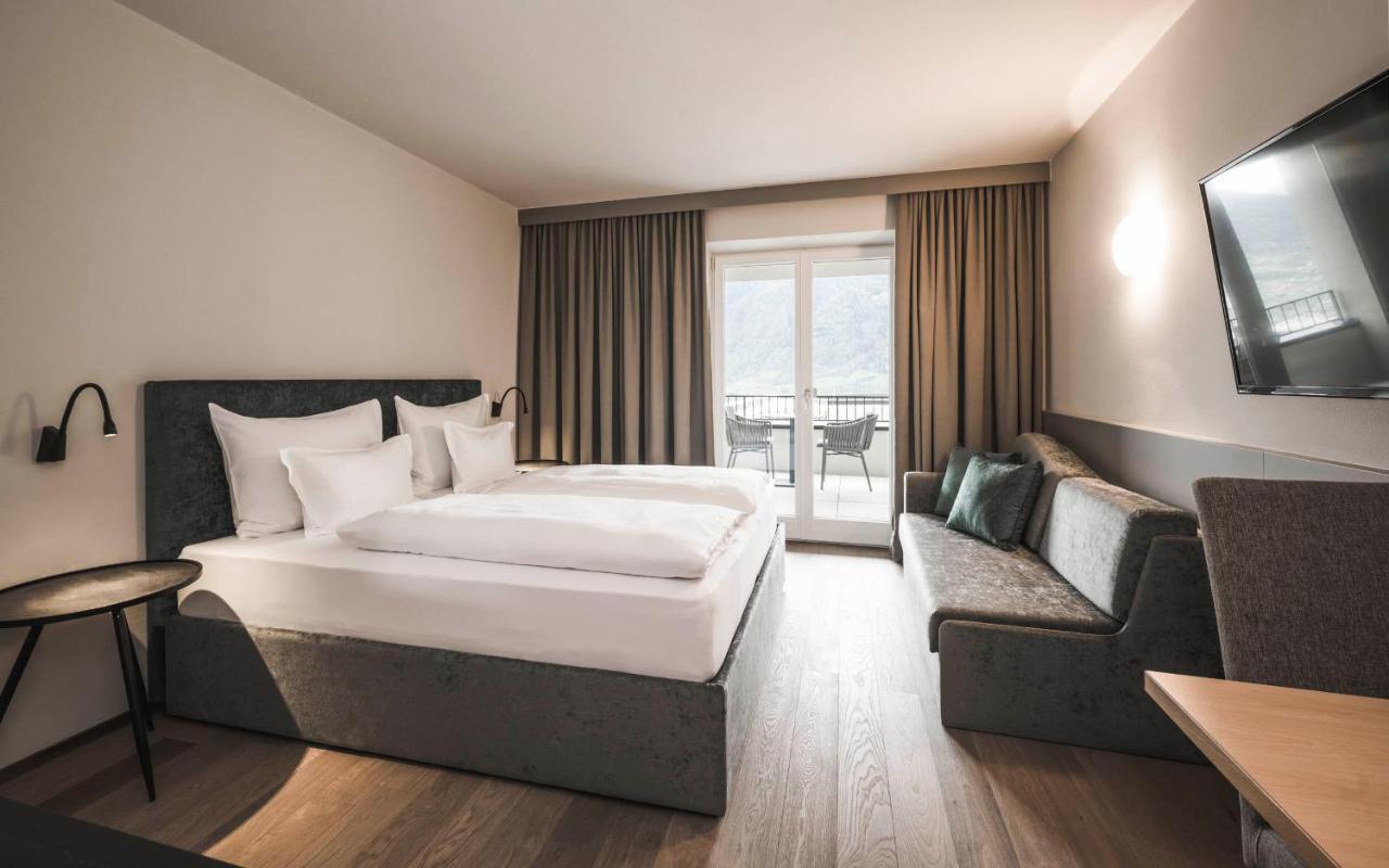 Double Room Balcony Mountain View